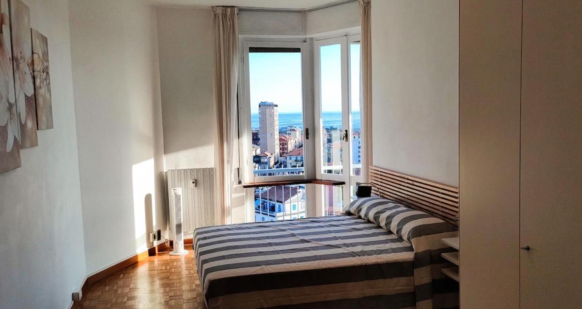 Super Vista Al Grattacielo Di Lavagna Apartamento Exterior foto