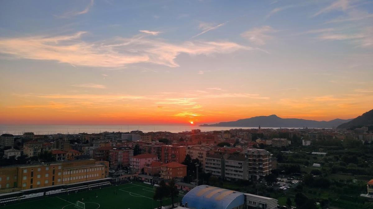 Super Vista Al Grattacielo Di Lavagna Apartamento Exterior foto