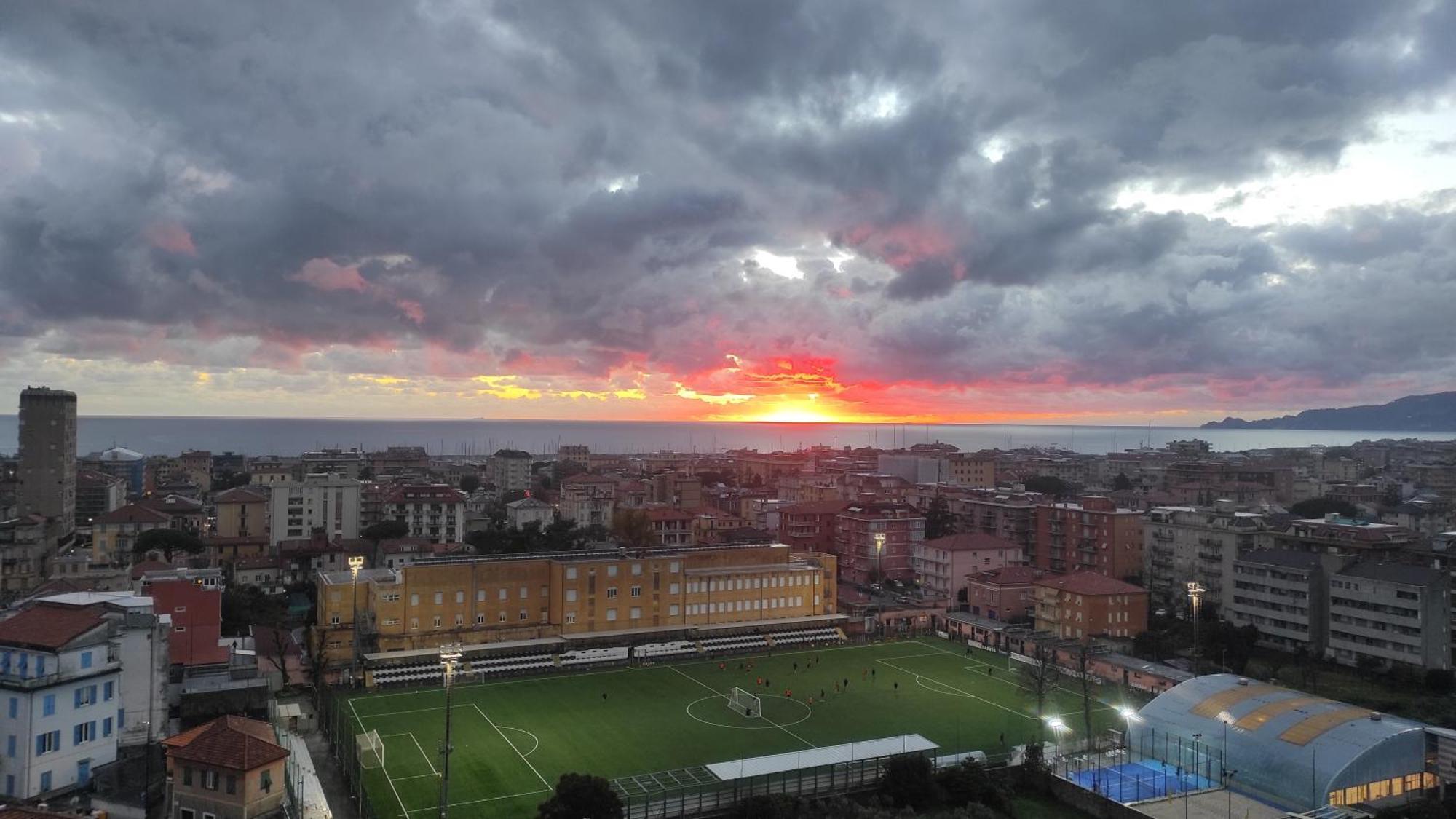 Super Vista Al Grattacielo Di Lavagna Apartamento Exterior foto